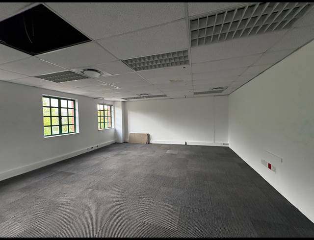 232M² OFFICE TO LET IN CLAREMONT